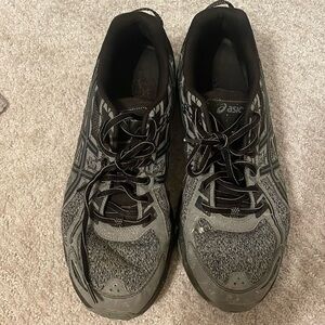 ASICS men’s tennis shoes